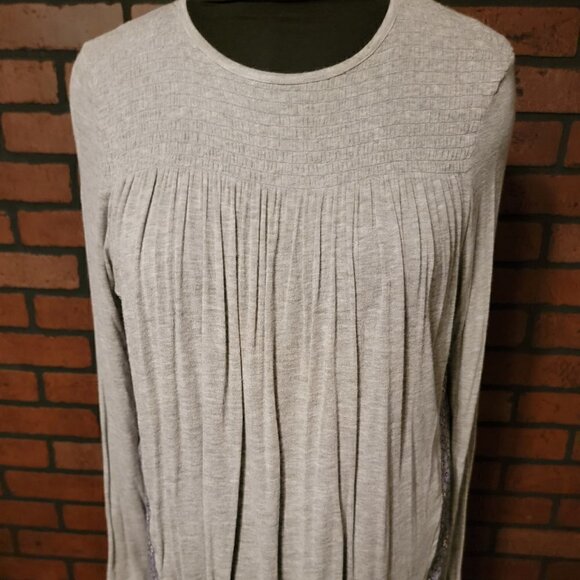Jolt Light gray smocked neckline with mixed material navy floral fabric back. - Picture 1 of 6